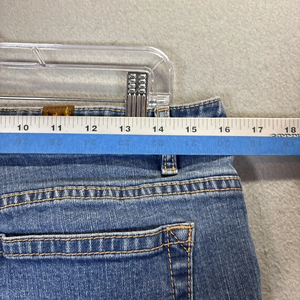 Aura from the women at Wrangler 10P Short Stretch